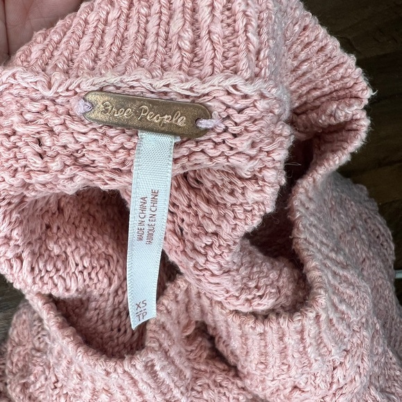 Free People Pink Villa Cable Sweater Size XS 3/4 sleeve - Picture 6 of 8